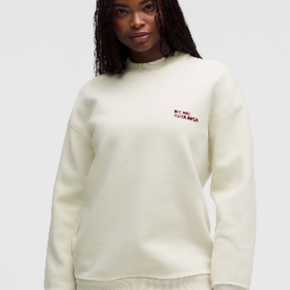 Woman’s Lululemon Heavyweight Fleece
Oversized Pullover